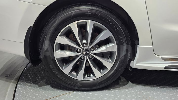 Kia Carnival 2015 — 5