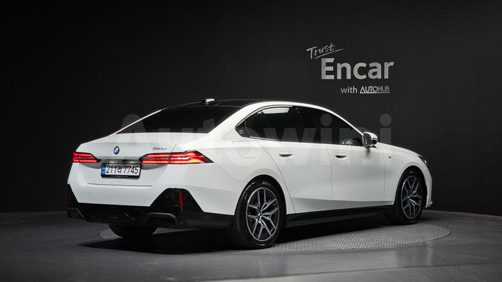 BMW 5 Series 2025 — 2