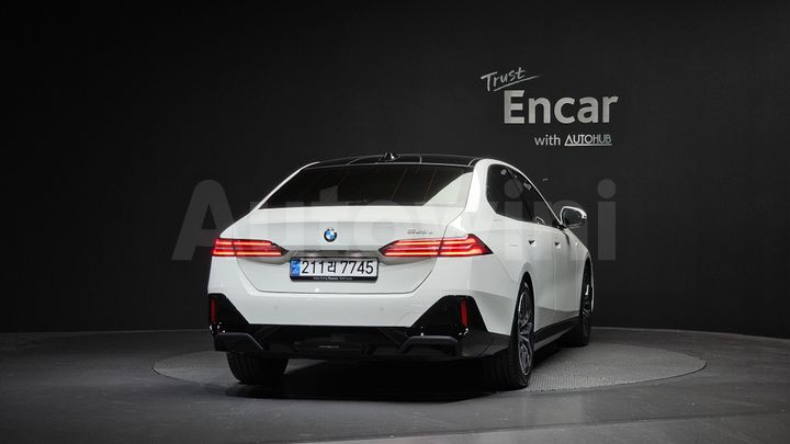 BMW 5 Series 2025 — 4