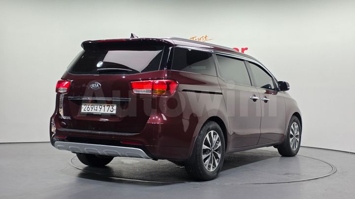 Kia Carnival 2015 — 2