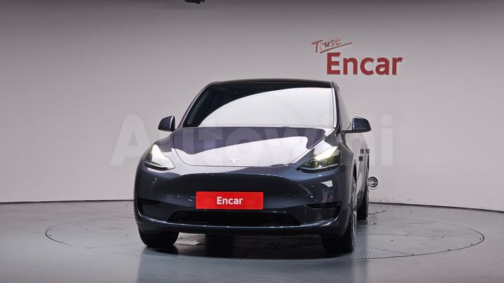 Tesla Model Y 2024 — 2