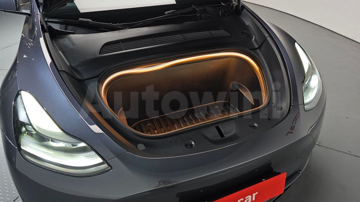 Tesla Model Y 2024 — 5