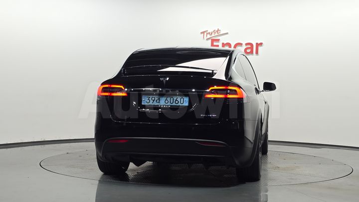 Tesla Model X 2019 — 4