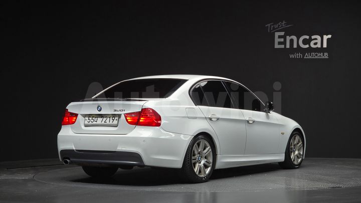 BMW 3 Series 2011 — 2