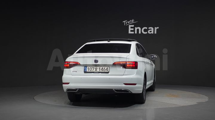 Volkswagen Jetta 2021 — 4