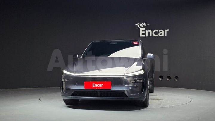 Tesla Model Y 2025 — 3