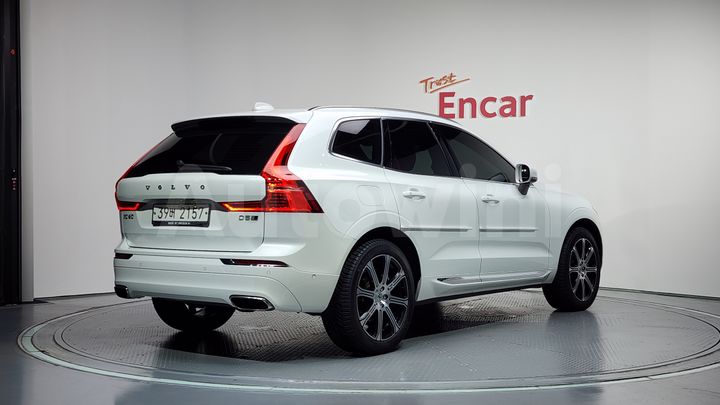 Volvo XC60 2019 — 2