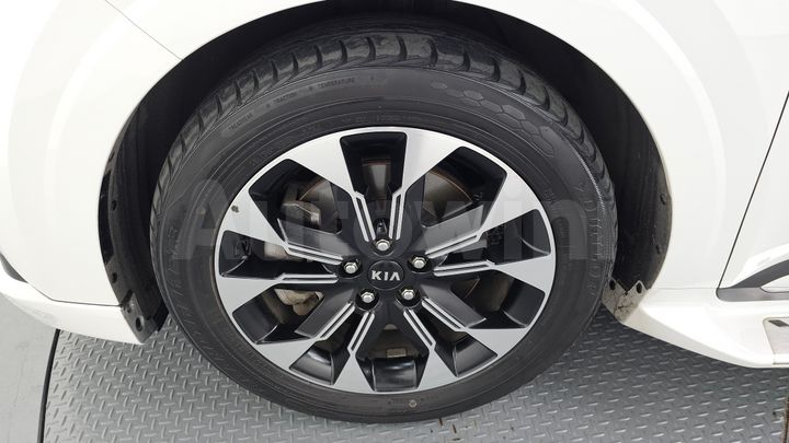 Kia Carnival 2021 — 5