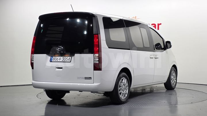 Hyundai Staria 2024 — 2