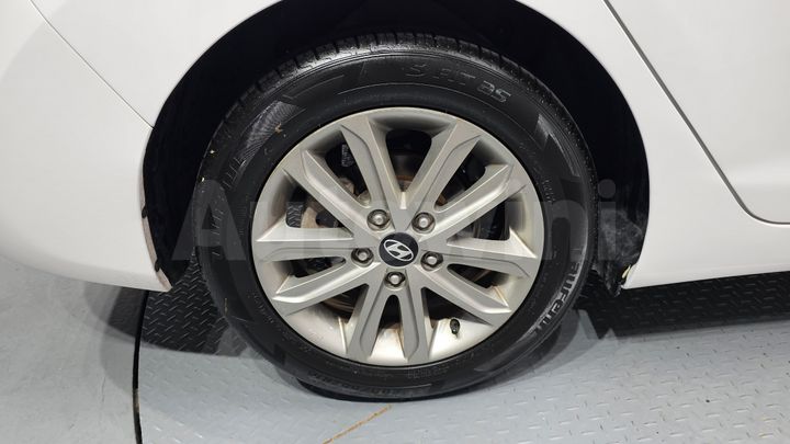 Hyundai Avante 2014 — 5