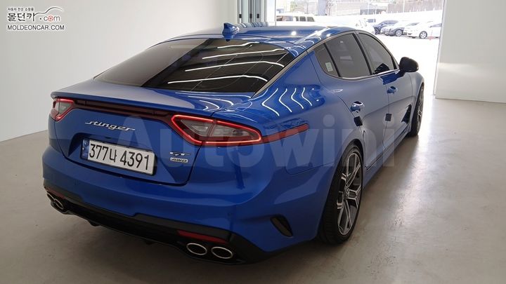 Kia Stinger 2018 KNAE751CDKS052865 — 2