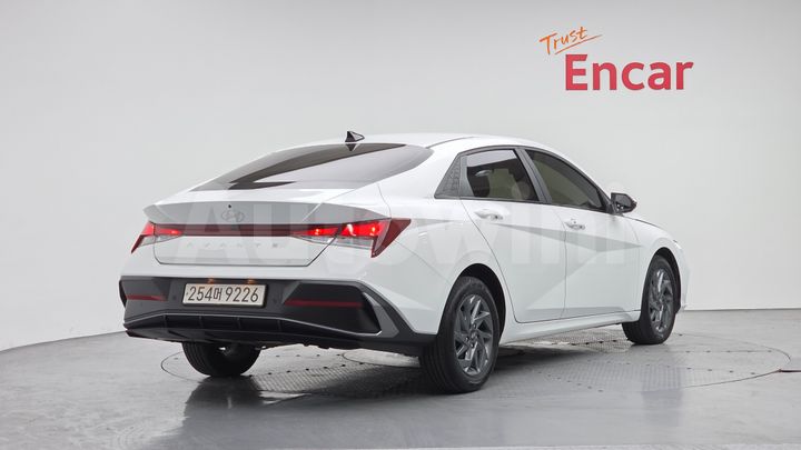 Hyundai Avante 2024 — 2