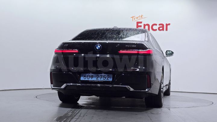 BMW i7 2025 — 4