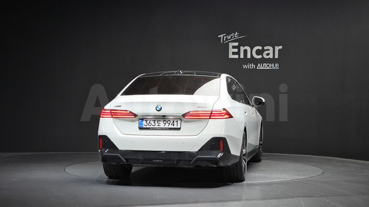 BMW 5 Series 2025 — 3