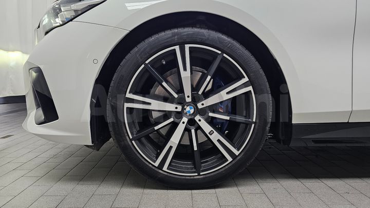 BMW 5 Series 2025 — 4