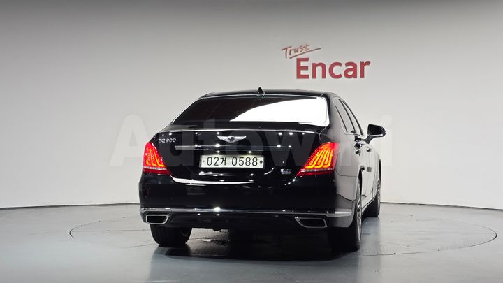 Genesis EQ900 2016 — 3