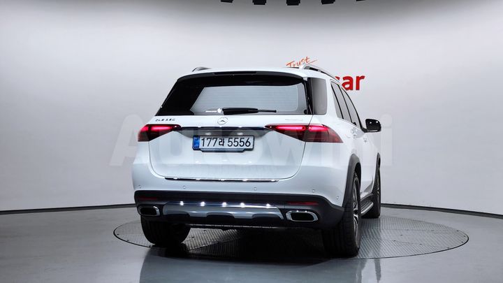 Mercedes-Benz GLE Class 2026 — 4