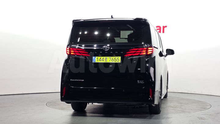 Toyota Alphard 2024 — 4