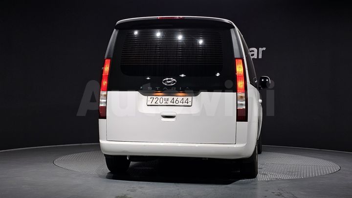 Hyundai Staria 2022 — 4
