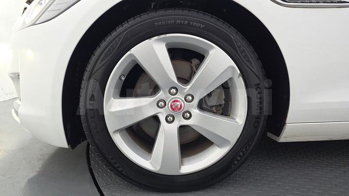 Jaguar XF 2018 — 5