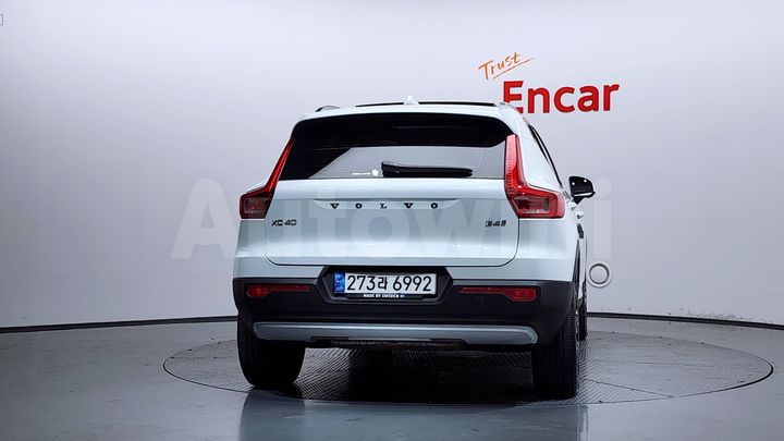 Volvo XC40 2021 — 4