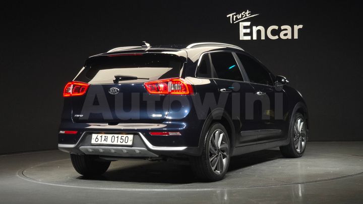 Kia Niro 2017 — 2