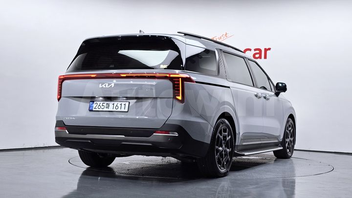Kia Carnival 2025 — 2