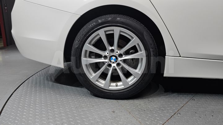 BMW 3 Series 2017 — 5
