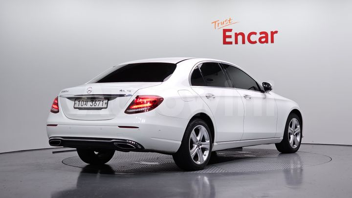 Mercedes-Benz E Class 2017 — 2