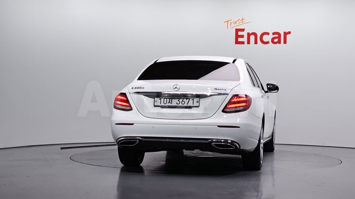 Mercedes-Benz E Class 2017 — 4