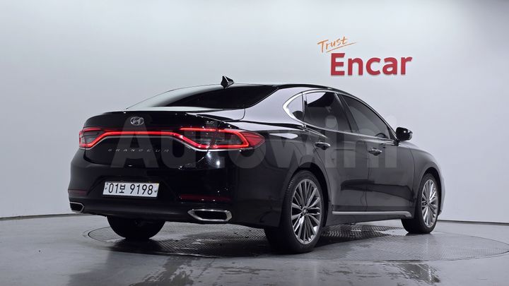 Hyundai Grandeur 2017 — 2