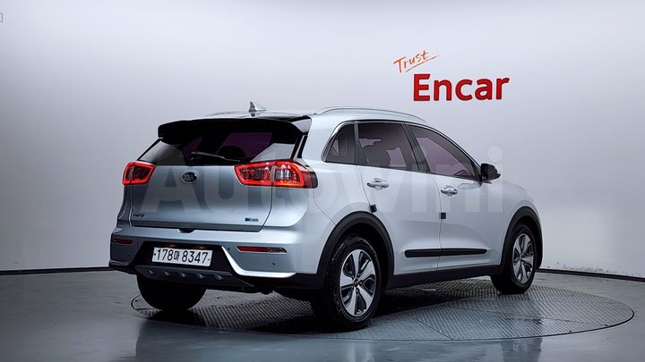 Kia Niro 2017 — 2