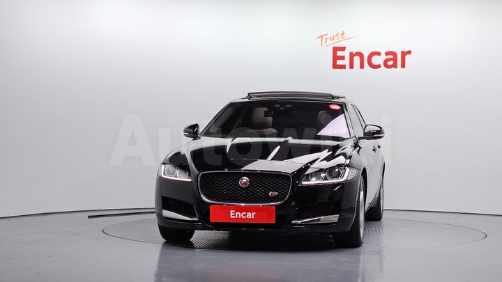 Jaguar XF 2018 — 3