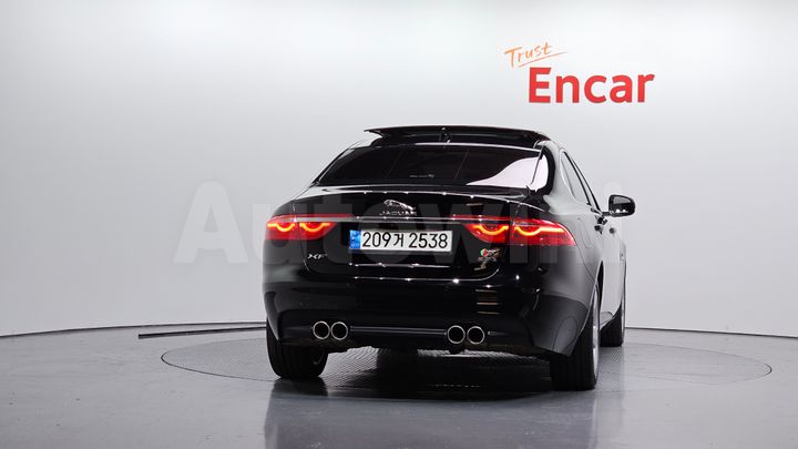 Jaguar XF 2018 — 4