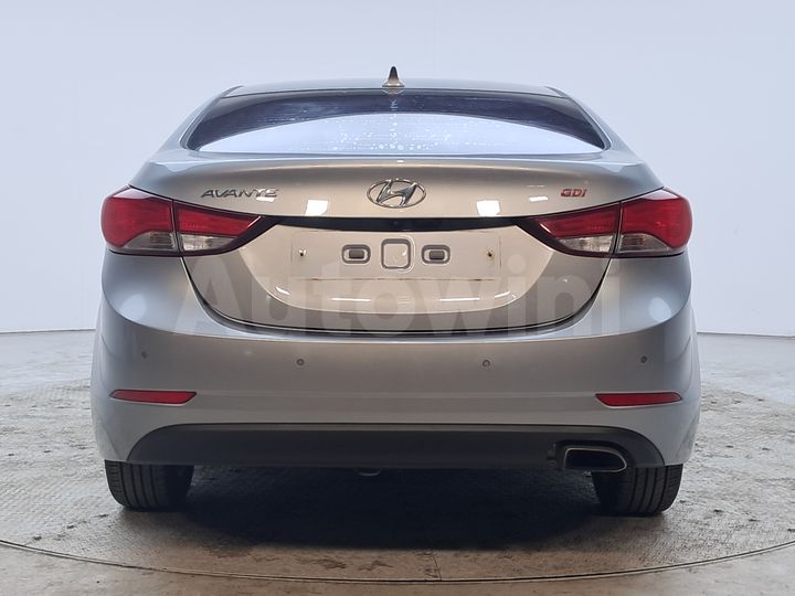 Hyundai Avante 2015 — 5