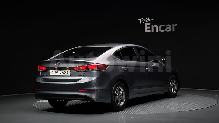 Hyundai Avante 2017 — 2