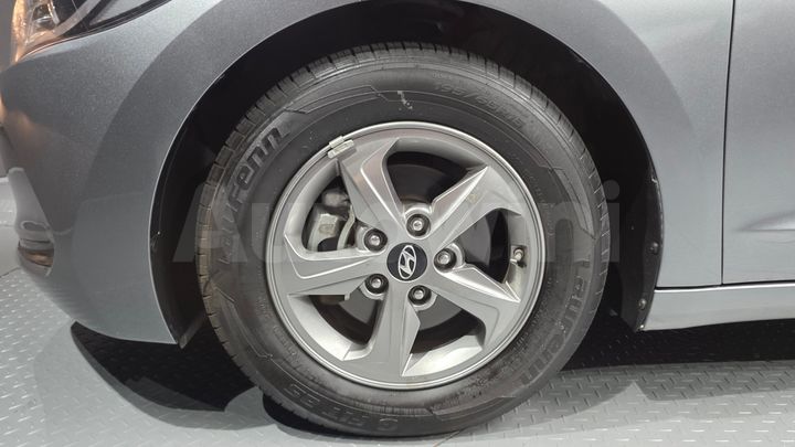Hyundai Avante 2017 — 5