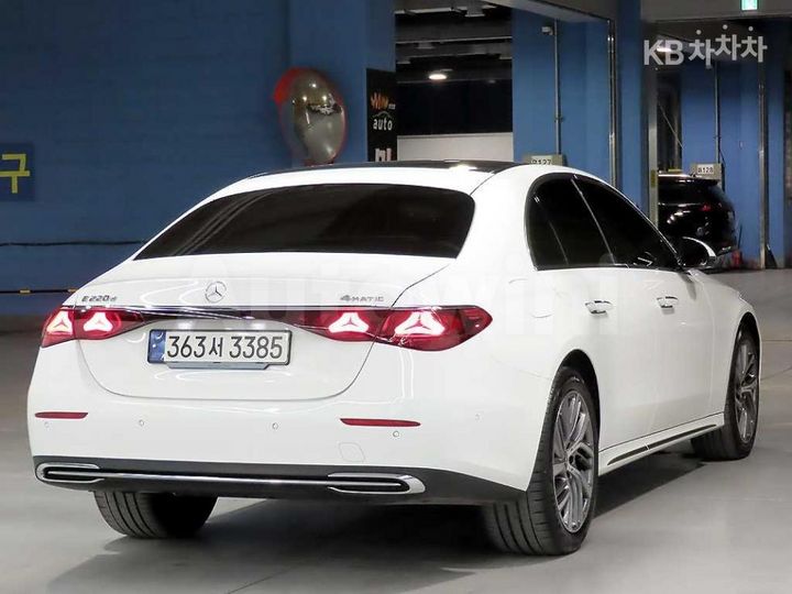 Mercedes Benz E Class 2024 — 4