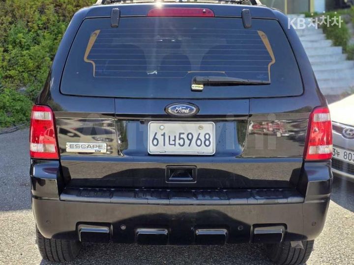 Ford Escape 2010 1FMCU9D79AKA06233 — 4