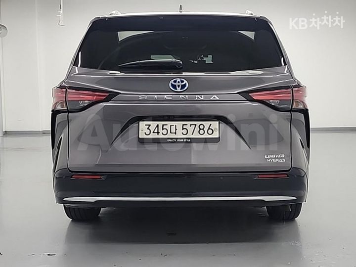 Toyota Sienna 2022 — 3