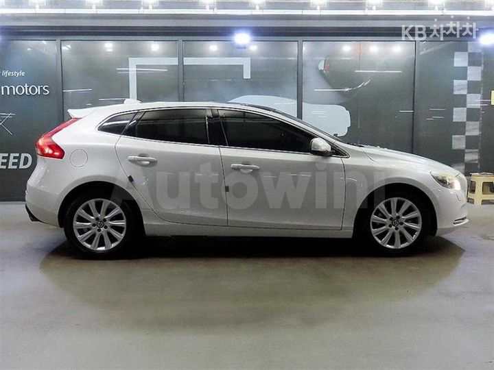 Volvo V40 2016 — 3