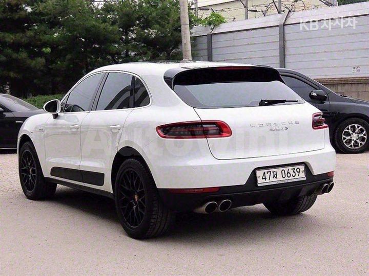 Porsche Macan 2016 WP1AD295XGLB68822 — 3
