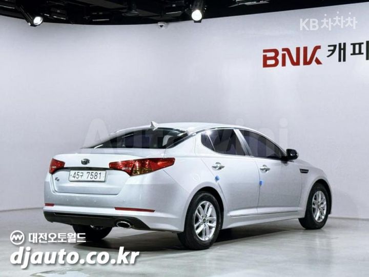 Kia K5 2012 — 2