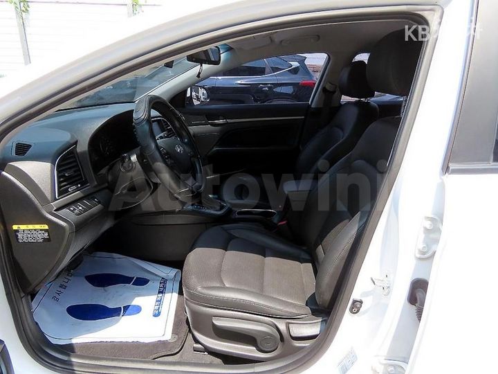 Hyundai Avante 2018 — 5