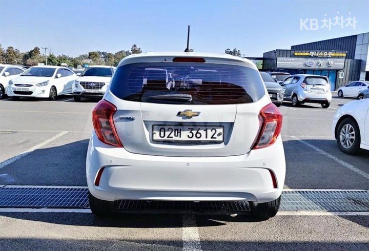 Chevrolet Spark 2018 KLYDC487DJC014243 — 3