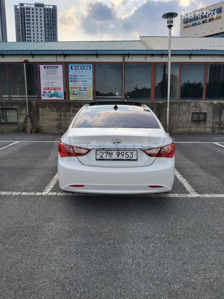 Hyundai Sonata 2011 KMHEC41MBBA311374 — 4