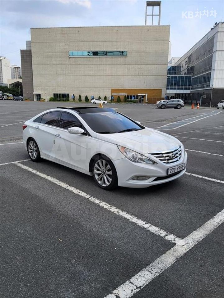 Hyundai Sonata 2011 KMHEC41MBBA311374 — 5