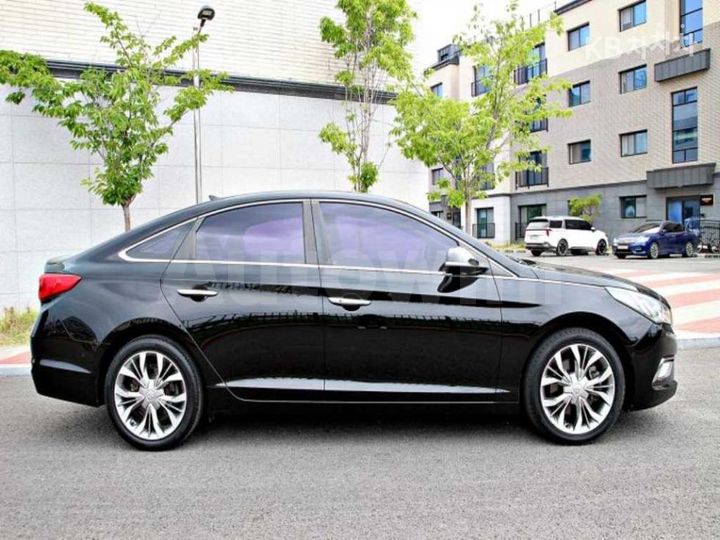 Hyundai Sonata 2015 KMHE341CBFA107714 — 2