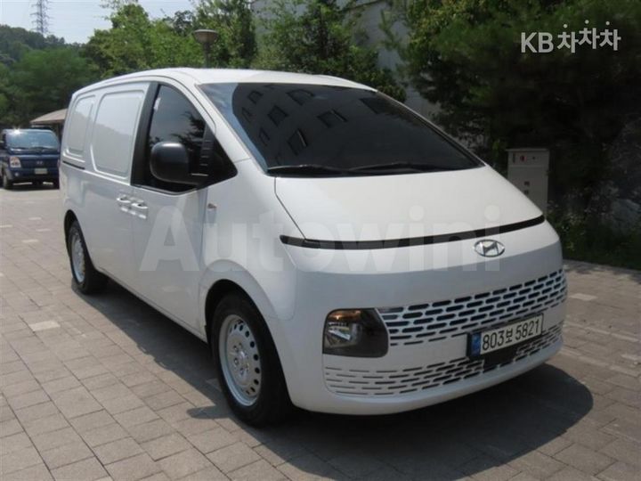 Hyundai Staria 2022 — 2