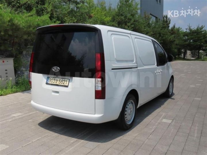 Hyundai Staria 2022 — 3
